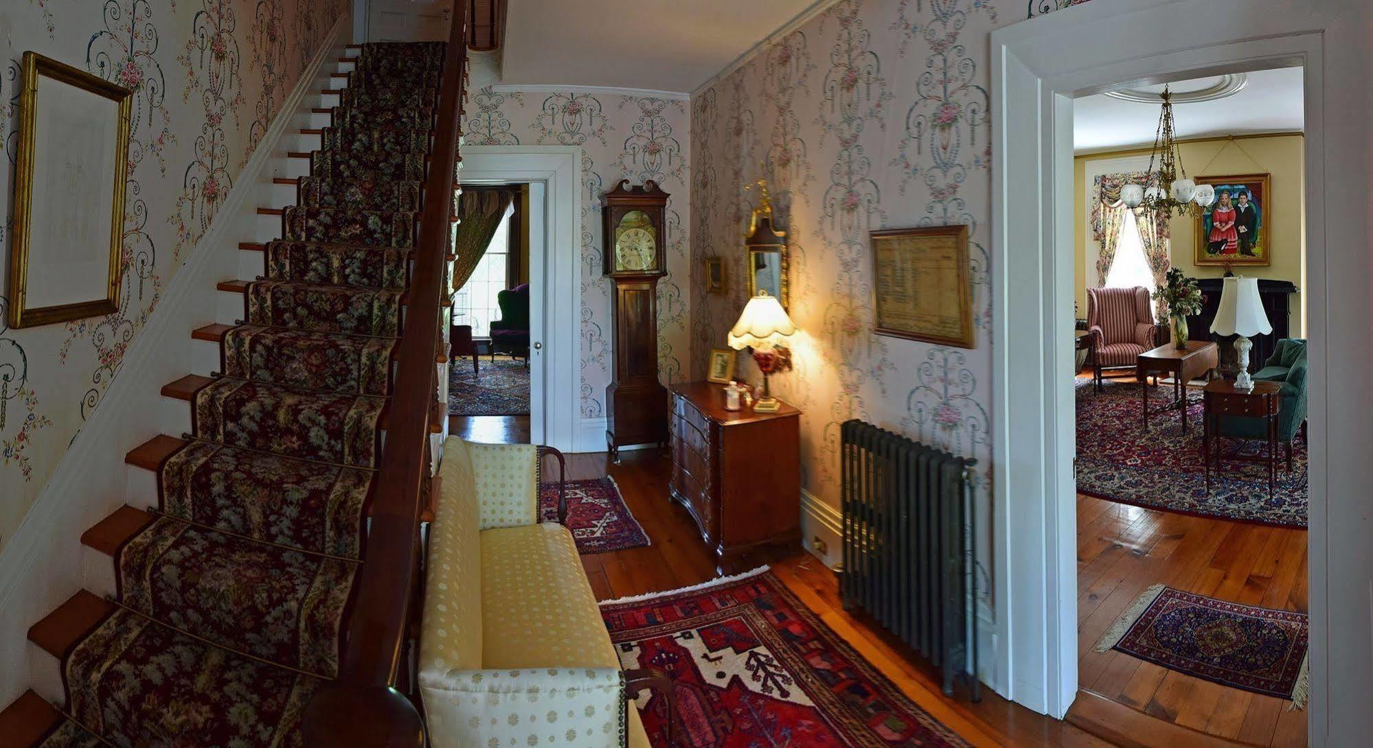 Oakcliff Bed And Breakfast Halfmoon Εξωτερικό φωτογραφία
