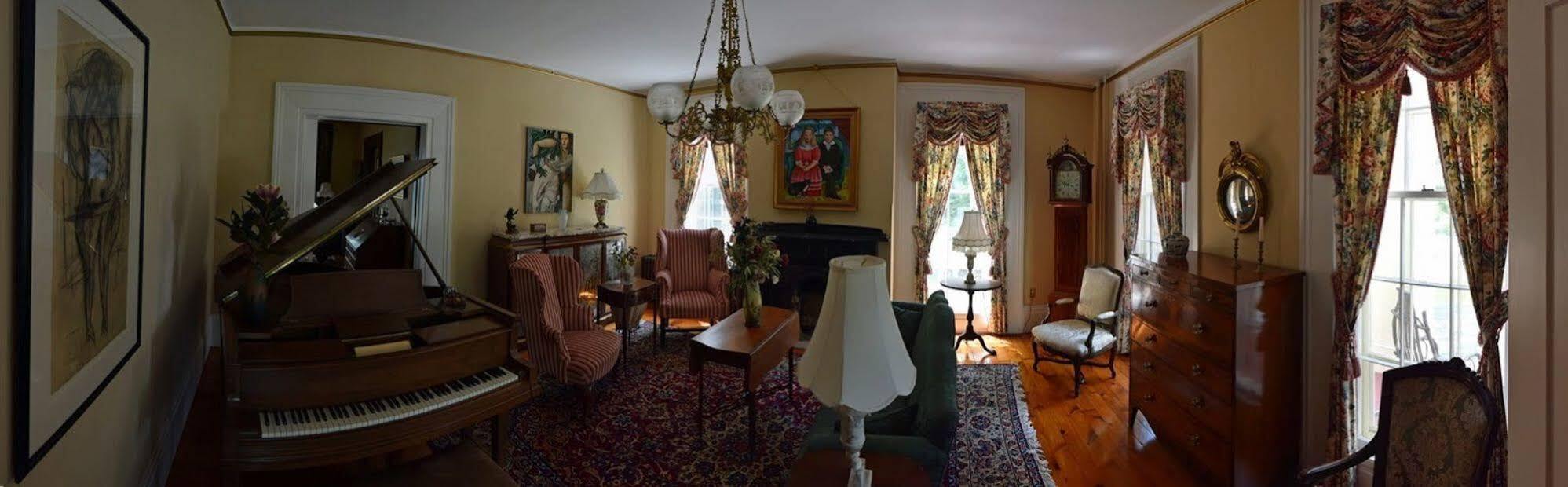 Oakcliff Bed And Breakfast Halfmoon Εξωτερικό φωτογραφία